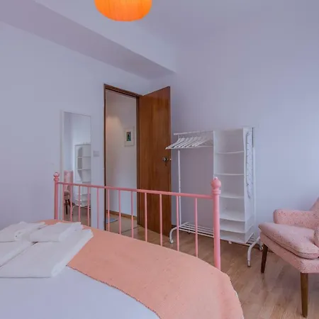 Light Filled Apartment, By Timecooler Daire Lisboa