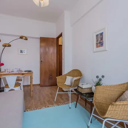 Light Filled Apartment, By Timecooler