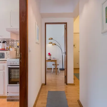Light Filled Apartment, By Timecooler Apartmán *
