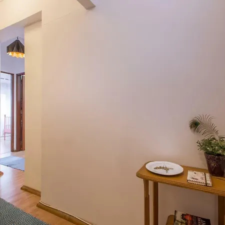 Light Filled Apartment, By Timecooler Apartmán